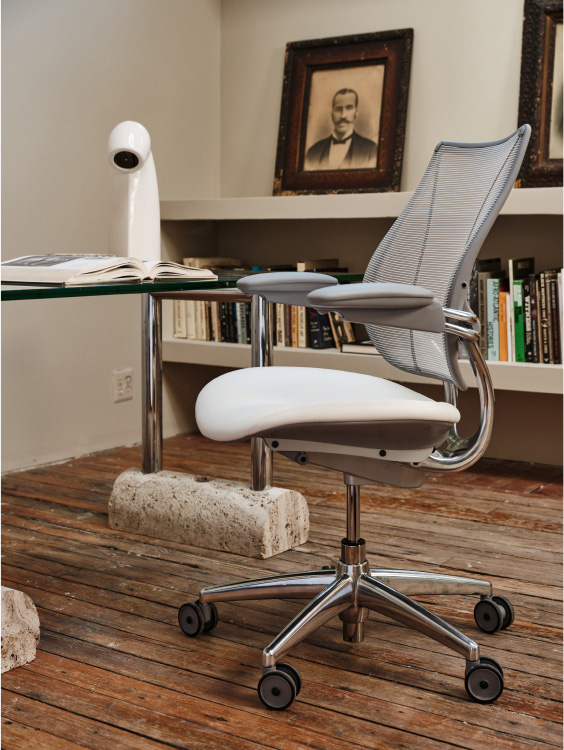 Liberty in a Polished Aluminium with Ticino Glacier Seat